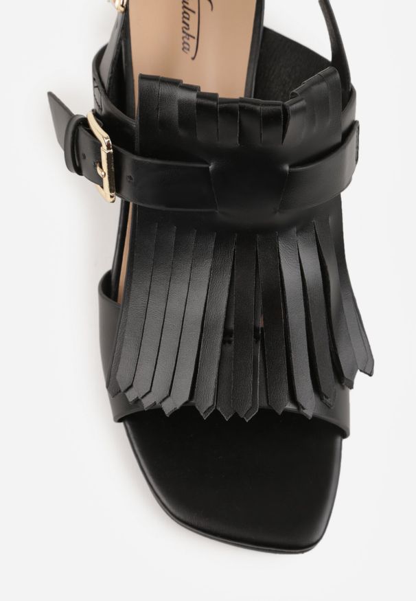 Born2be - Czarne Sandały na Obcasie Ozdobione Frędzlami Ianasesis. Okazja: na co dzień. Kolor: czarny. Materiał: jeans, koronka. Wzór: aplikacja. Sezon: lato. Obcas: na obcasie. Styl: casual, elegancki. Wysokość obcasa: średni