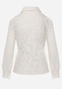 Born2be - Biała Koronkowa Koszula Zapinana Analeta. Kolor: biały. Materiał: koronka. Styl: elegancki #7