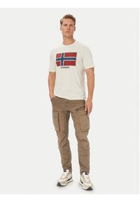 Napapijri T-Shirt S-Flag Tiki Ss NP0A8A6IN1A1 Biały Regular Fit. Kolor: biały. Materiał: bawełna #4