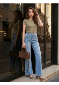 Sinsay - Gładka koszulka basic - zielony. Kolor: zielony. Wzór: gładki