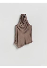 Reserved - Satynowy top z koronką - beżowy. Kolor: beżowy. Materiał: satyna, koronka. Wzór: koronka #1