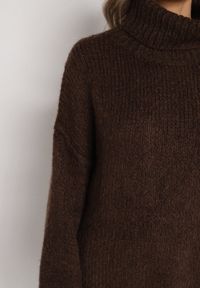 Born2be - Brązowy Gładki Golf Oversize z Domieszką Wełny i Wiskozy Nerafera. Okazja: na co dzień. Typ kołnierza: golf. Kolor: brązowy. Materiał: wełna, wiskoza. Wzór: gładki. Styl: klasyczny, casual #4