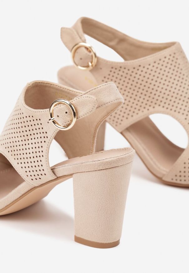 Renee - Ciemnobeżowe Sandały Vices na Słupkowym Obcasie z Ażurową Cholewką i Skórzaną Wkładką Obenea. Nosek buta: otwarty. Zapięcie: pasek. Kolor: beżowy. Materiał: skóra. Wzór: ażurowy. Obcas: na obcasie. Styl: elegancki. Wysokość obcasa: średni