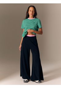 4f - 4F T-shirt regular damski - zielony L. Okazja: na co dzień. Kolor: zielony. Materiał: skóra, materiał. Wzór: paski. Styl: casual, klasyczny, elegancki #2