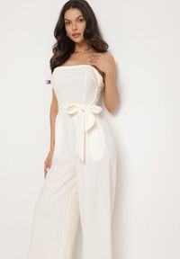 Born2be - Jasnobeżowy Kombinezon Ozdobiony Paskiem z Szerokimi Nogawkami Deolise. Kolor: beżowy. Długość rękawa: na ramiączkach. Wzór: aplikacja. Styl: elegancki #7