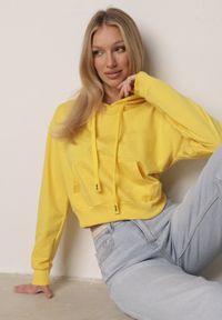 Born2be - Żółta Bluza z Dodatkiem Bawełny z Kapturem Wykończona Ściągaczami Evista. Typ kołnierza: kaptur. Kolor: żółty. Materiał: bawełna #2