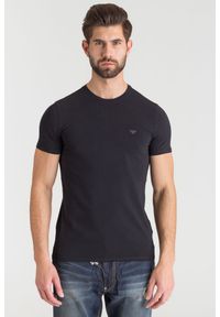 Czarny t-shirt Emporio Armani z aplikacją marki. Kolor: czarny. Wzór: aplikacja #1