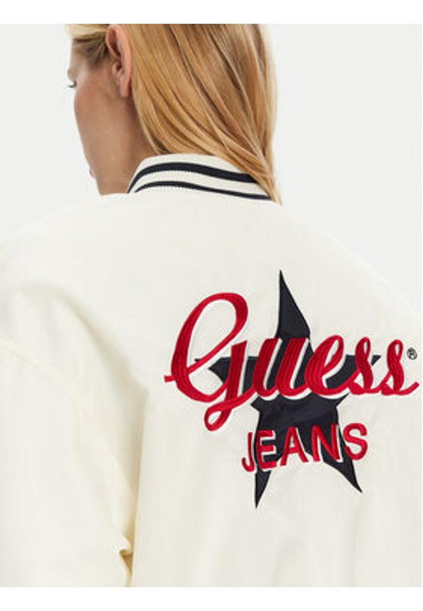 Guess Jeans Kurtka bomber W5RL43 WHAA2 Beżowy Regular Fit. Kolor: beżowy. Materiał: syntetyk