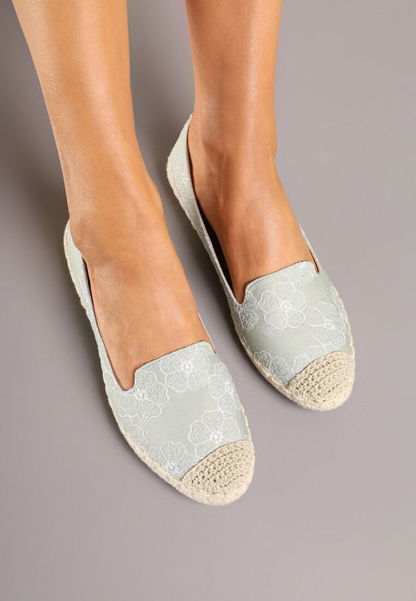 Born2be - Jasnozielone Espadryle w Kwiaty z Plecionką Raloria. Okazja: na co dzień. Kolor: zielony. Wzór: kwiaty. Sezon: lato. Styl: elegancki, boho, casual