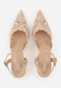 Renee - Ciemnobeżowe Eleganckie Szpilki VICES z Koronkowym Noskiem i Paskiem Wokół Kostki Figesa. Okazja: na wesele, na ślub cywilny. Zapięcie: pasek. Kolor: beżowy. Materiał: koronka. Obcas: na szpilce. Styl: elegancki #4