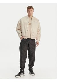 Adidas - adidas Kurtka bomber Stadium KE6211 Beżowy Loose Fit. Kolor: beżowy. Materiał: syntetyk #3