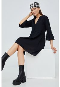 JDY sukienka bawełniana kolor czarny mini rozkloszowana. Kolor: czarny. Materiał: bawełna. Typ sukienki: rozkloszowane. Długość: mini