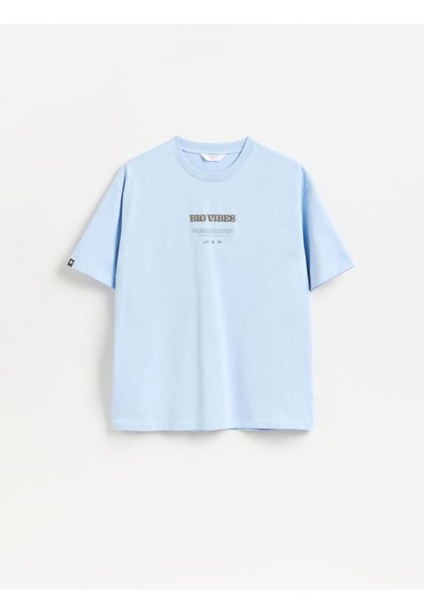 Reserved - T-shirt boxy z nadrukiem na plecach - jasnoniebieski. Kolor: niebieski. Materiał: bawełna, dzianina. Wzór: nadruk
