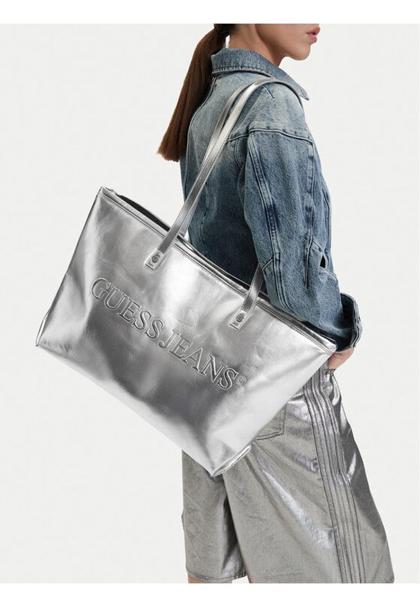 Guess Jeans Torebka CWBEO-GUESS-B-015-09 Srebrny. Kolor: srebrny. Materiał: skórzane