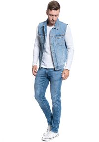 Mustang - MĘSKI BEZRĘKAWNIK JEANSOWY MUSTANG BIKER VEST 1009610 5000 210. Materiał: jeans. Długość rękawa: bez rękawów