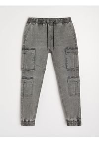 Sinsay - Spodnie jeansowe jogger - szary. Kolor: szary #1