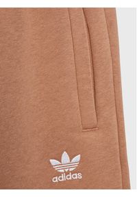 Adidas - adidas Spodnie dresowe IC6134 Różowy Regular Fit. Kolor: brązowy. Materiał: bawełna #2