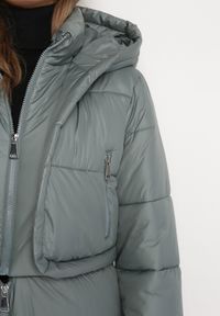 Born2be - Zielona Kurtka Płaszcz z Pikowaniem i Regulacją Długości Ospedia. Kolor: zielony #5