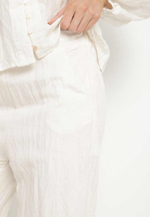 Born2be - Beżowe Szerokie Spodnie z Bawełny Ozdobione Haftami Fenirae. Okazja: na co dzień. Kolor: beżowy. Materiał: bawełna. Wzór: aplikacja, haft. Sezon: lato. Styl: casual, elegancki