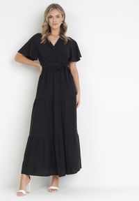 Born2be - Czarna Rozkloszowana Sukienka Maxi z Wiązanym Paskiem Japhelia. Kolor: czarny. Materiał: materiał. Styl: klasyczny. Długość: maxi #6