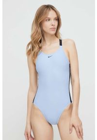 Nike jednoczęściowy strój kąpielowy Logo Tape kolor niebieski miękka miseczka. Kolor: niebieski. Materiał: skóra, materiał, włókno