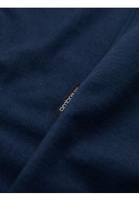 Ombre Clothing - Męska klasyczna bawełniana koszulka z dekoltem w serek BASIC – granatowa V2. Typ kołnierza: dekolt w serek. Kolor: niebieski. Materiał: bawełna. Styl: klasyczny #7