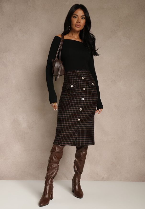 Renee - Czarna Tweedowa Spódnica Ołówkowa w Kratę z Guzikami Aretusa. Okazja: na spotkanie biznesowe. Stan: podwyższony. Kolor: czarny. Styl: biznesowy