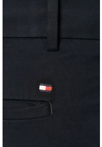 TOMMY HILFIGER - Tommy Hilfiger - Spodnie. Kolor: niebieski. Materiał: tkanina, bawełna, elastan. Wzór: gładki #4