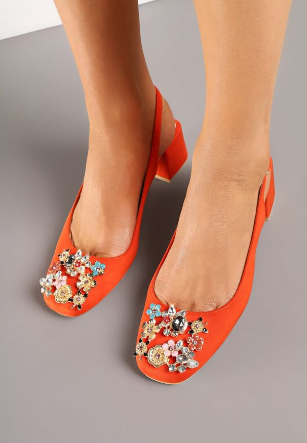 Renee - Pomarańczowe Sandały Vices na Słupku Slingback ze Skórzaną Wkładką i Cyrkoniami Nimirune. Okazja: na co dzień. Zapięcie: sprzączka. Kolor: pomarańczowy. Materiał: skóra. Wzór: aplikacja. Obcas: na słupku. Styl: casual. Wysokość obcasa: średni
