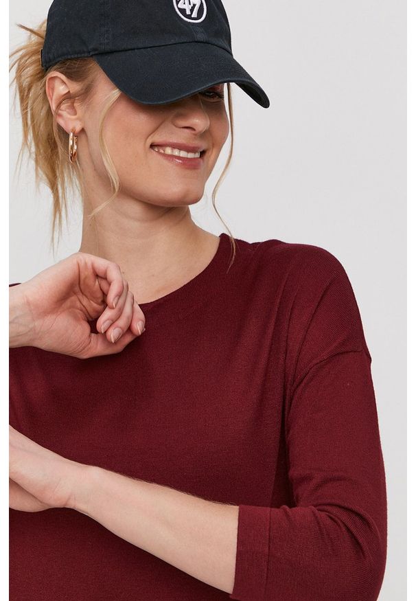 Vero Moda - Sukienka. Okazja: na co dzień. Kolor: czerwony. Materiał: dzianina. Wzór: gładki. Typ sukienki: proste. Styl: casual