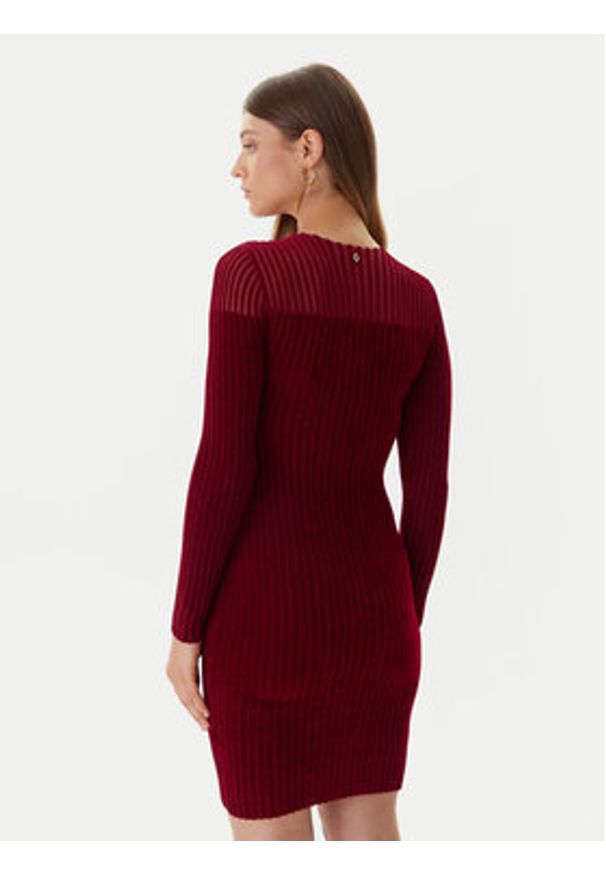 Guess Sukienka dzianinowa W5BK63 Z0890 Czerwony Slim Fit. Kolor: czerwony. Materiał: syntetyk