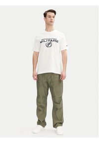 Aeronautica Militare T-Shirt 251TS2379J674 Biały Regular Fit. Kolor: biały. Materiał: bawełna