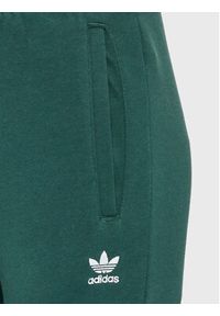 Adidas - adidas Spodnie dresowe adicolor Essentials HS6781 Zielony Slim Fit. Kolor: zielony. Materiał: bawełna
