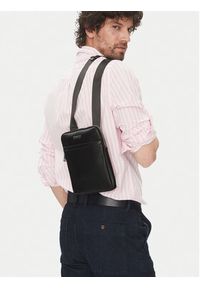 Guess Saszetka HMMITU P5223 Czarny. Kolor: czarny. Materiał: skóra