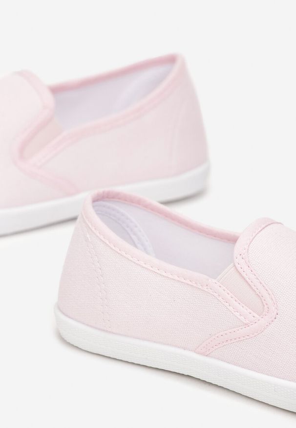 Born2be - Różowe Wsuwane Tenisówki Materiałowe Kalaiya. Okazja: na co dzień. Zapięcie: bez zapięcia. Kolor: różowy. Materiał: materiał. Styl: casual
