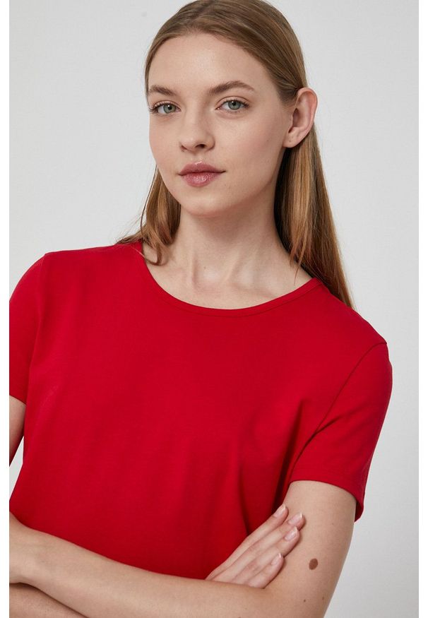 medicine - Medicine - T-shirt Basic. Okazja: na co dzień. Kolor: czerwony. Materiał: bawełna, dzianina. Wzór: gładki. Styl: casual