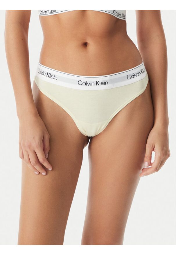 Calvin Klein Underwear Stringi LV00QF8518 Kremowy. Kolor: kremowy. Materiał: bawełna