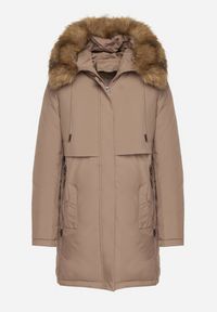 Born2be - Ciemnobeżowa Casualowa Kurtka Parka z Kapturem z Futerkiem Nallorea. Okazja: na co dzień. Typ kołnierza: kaptur. Kolor: beżowy. Materiał: futro. Styl: casual