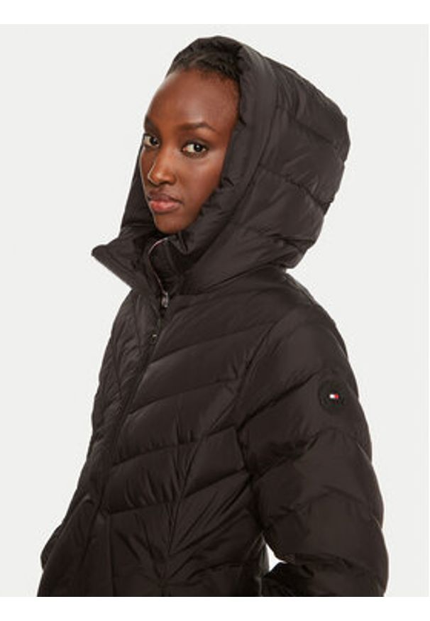 TOMMY HILFIGER - Tommy Hilfiger Płaszcz zimowy Chevron WW0WW42622 Czarny Regular Fit. Kolor: czarny. Materiał: syntetyk. Sezon: zima