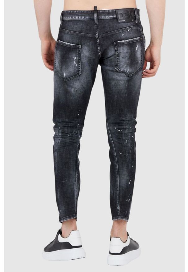 DSQUARED2 Czarne jeansy męskie sexy twist jean. Kolor: czarny. Wzór: aplikacja