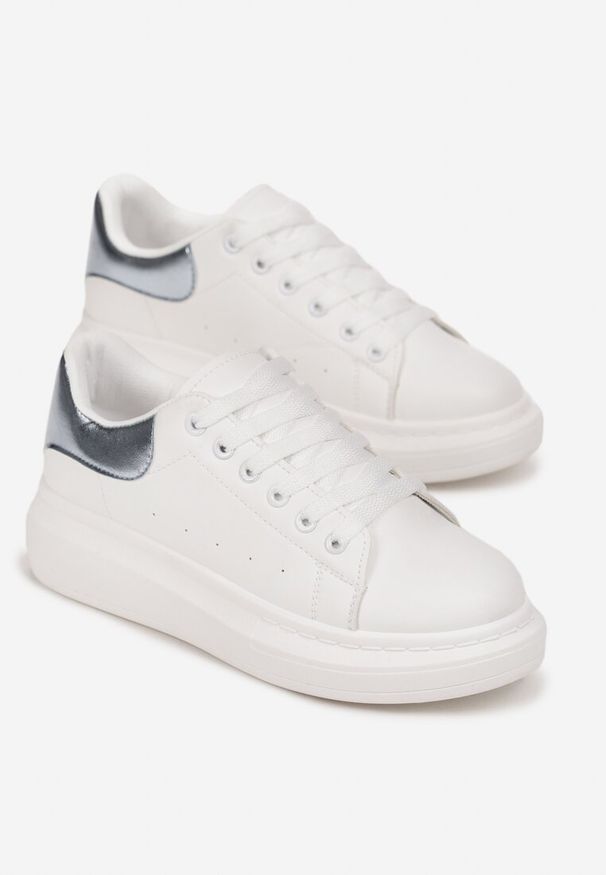 Born2be - Jasnoniebieskie Sneakersy na Płaskiej Podeszwie Lyonie. Okazja: na co dzień. Kolor: niebieski. Obcas: na płaskiej podeszwie