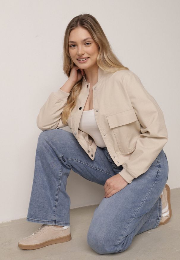 Born2be - Niebieskie Elastyczne Jeansy z Bawełną o Szerokim Kroju z Wysokim Stanem Yelovia. Okazja: na co dzień. Stan: podwyższony. Kolor: niebieski. Styl: casual