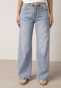 Born2be - Niebieskie Szerokie Jeansy z Bawełną Wysokim Stanem i Paskiem Typu Sznurek Nevinias. Okazja: na co dzień. Stan: podwyższony. Kolor: niebieski. Styl: casual, elegancki #6