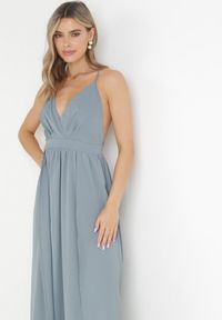 Born2be - Szara Maxi Sukienka na Ramiączkach o Rozkloszowanym Fasonie z Trójkątnym Dekoltem Juliane. Kolekcja: dla wysokich. Kolor: szary. Długość rękawa: na ramiączkach. Typ sukienki: rozkloszowane. Styl: elegancki. Długość: maxi #2