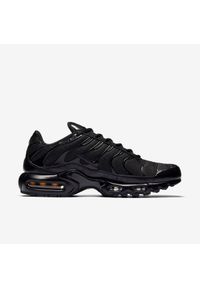 Nike Air Max Plus TN Triple Black. Kolor: czarny. Model: Nike Air Max. Sport: koszykówka