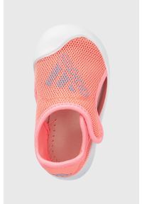 Adidas - adidas sandały dziecięce GV7809 kolor pomarańczowy. Nosek buta: okrągły. Zapięcie: rzepy. Kolor: pomarańczowy. Materiał: materiał #2
