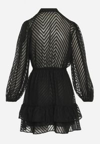 Born2be - Czarna Rozkloszowana Sukienka Mini z Bufiastymi Rękawami i Falbanką Illathi. Kolor: czarny. Materiał: materiał. Wzór: aplikacja. Długość: mini #6