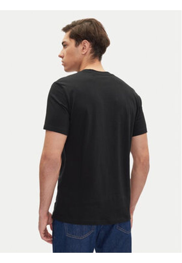 Mustang T-Shirt Austin 1016273 Czarny Regular Fit. Kolor: czarny. Materiał: bawełna