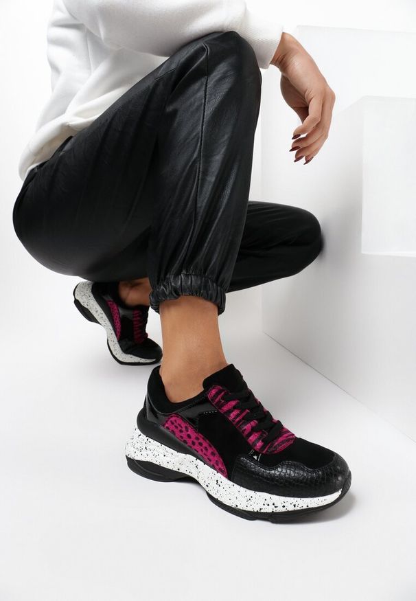 Born2be - Różowe Sneakersy Lilanya. Wysokość cholewki: przed kostkę. Nosek buta: okrągły. Kolor: czarny. Materiał: materiał, futro, skóra. Szerokość cholewki: normalna. Wzór: aplikacja. Obcas: na platformie