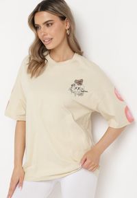 Born2be - Beżowy Bawełniany T-shirt o Fasonie Oversize z Nadrukiem Misia Nellene. Kolor: beżowy. Materiał: bawełna. Wzór: nadruk #2